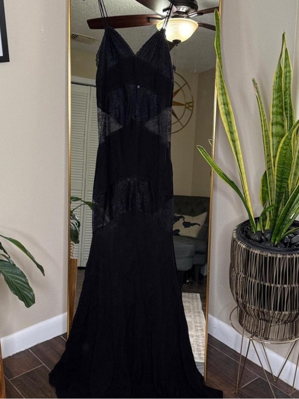 Rat and boa Venezia black lace insert gown in size XXS PETITE - Picture 9 of 11